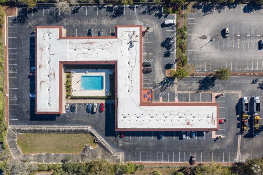 More Photos Of 7455 W Irlo Bronson Memorial Hwy, Kissimmee Hotel For Sale