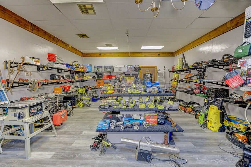 More Photos Of 3412 Washington St, Vicksburg Freestanding For Sale