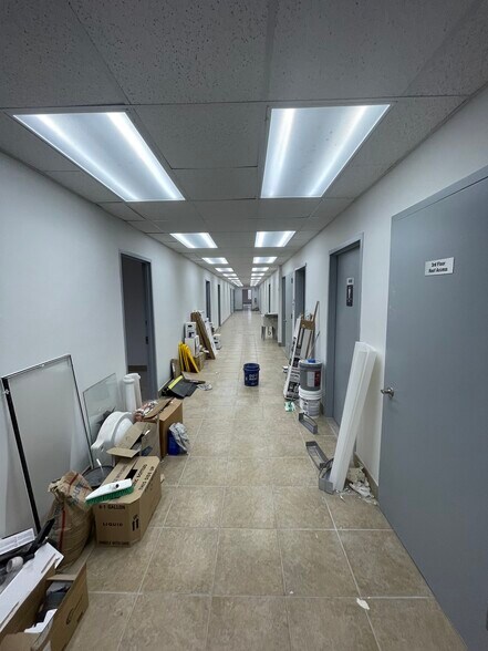 More Photos Of 14500 W 8 Mile Rd, Oak Park Office Residential For Sale