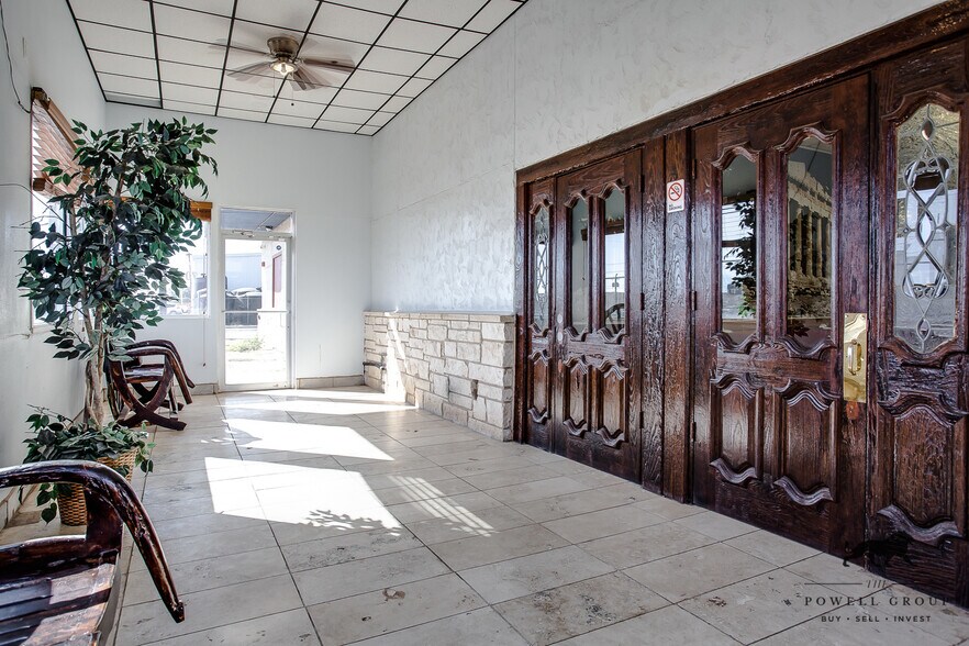 More Photos Of 701 E 50th St, Lubbock Restaurant For Sale