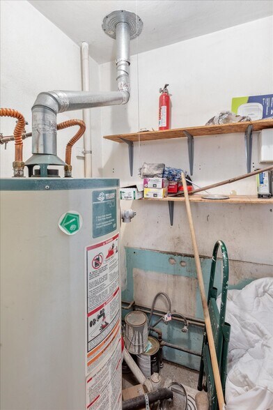 More Photos Of 249 W Rainbow Blvd, Salida Flex For Sale