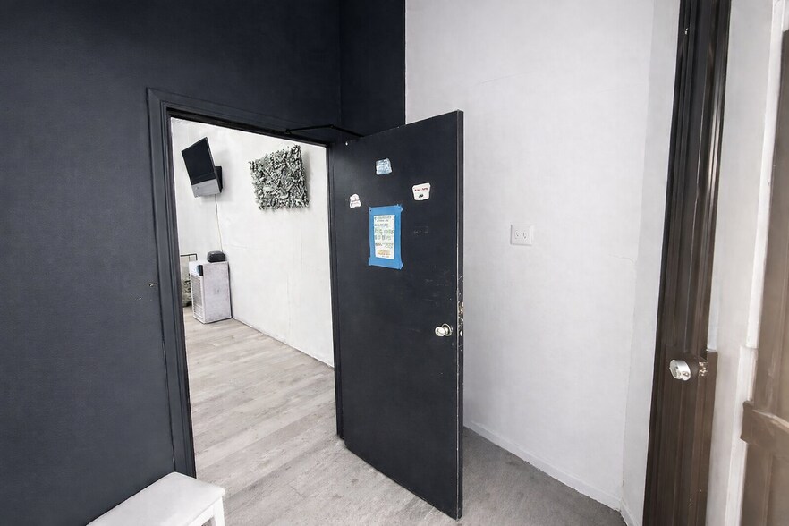 More Photos Of 5001-5005 Lankershim Blvd, North Hollywood Unknown For Lease