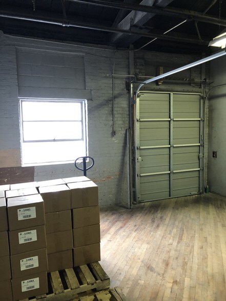 More Photos Of 100 Beecher Ave, Cheltenham Warehouse For Lease