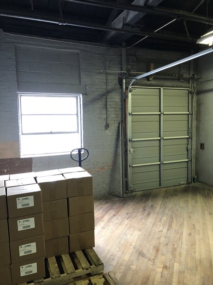 More Photos Of 100 Beecher Ave, Cheltenham Township Warehouse For Lease