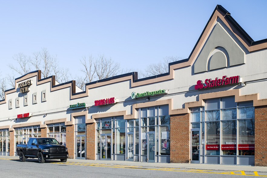 More Photos Of 982-986 Main St, Fishkill Unknown For Lease