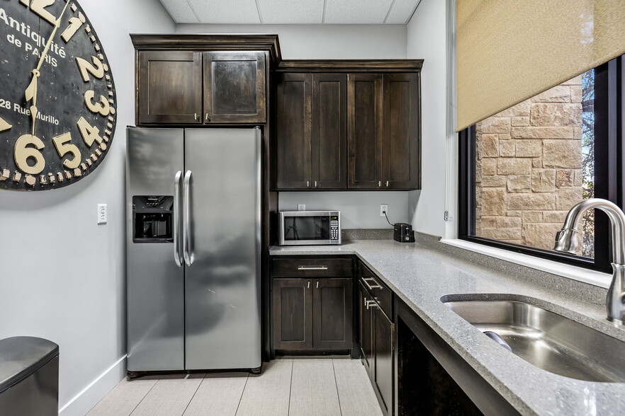 More Photos Of 151 Players Cir, Southlake Loft Creative Space For Lease