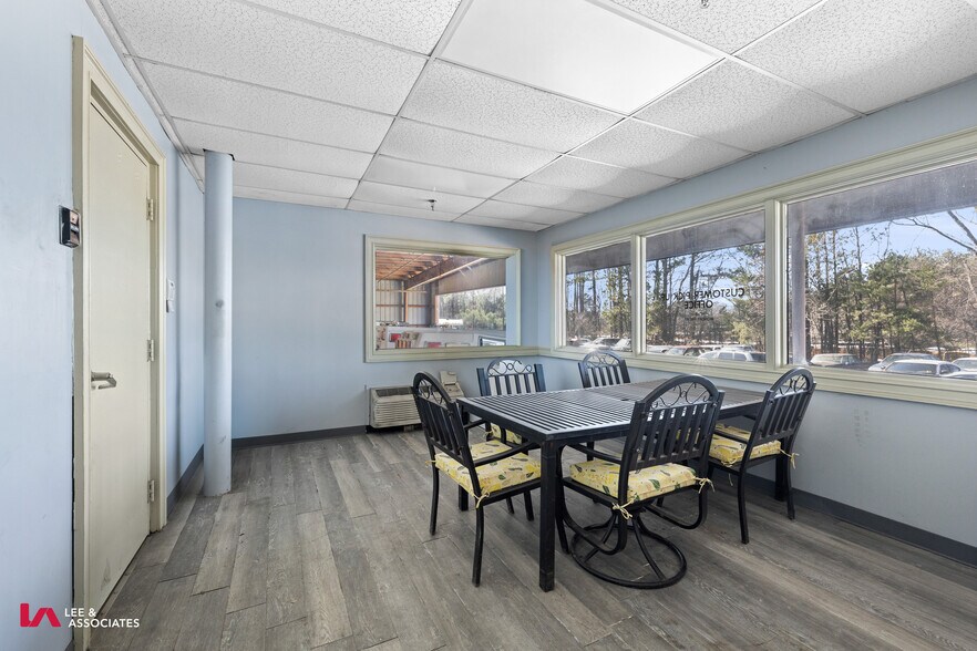 More Photos Of 4151 Industrial Park Dr, Norcross Warehouse For Lease