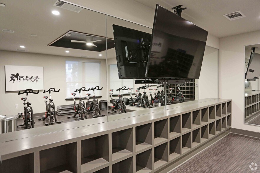 More Photos Of 5200 N O'Connor Blvd, Irving Unknown For Lease