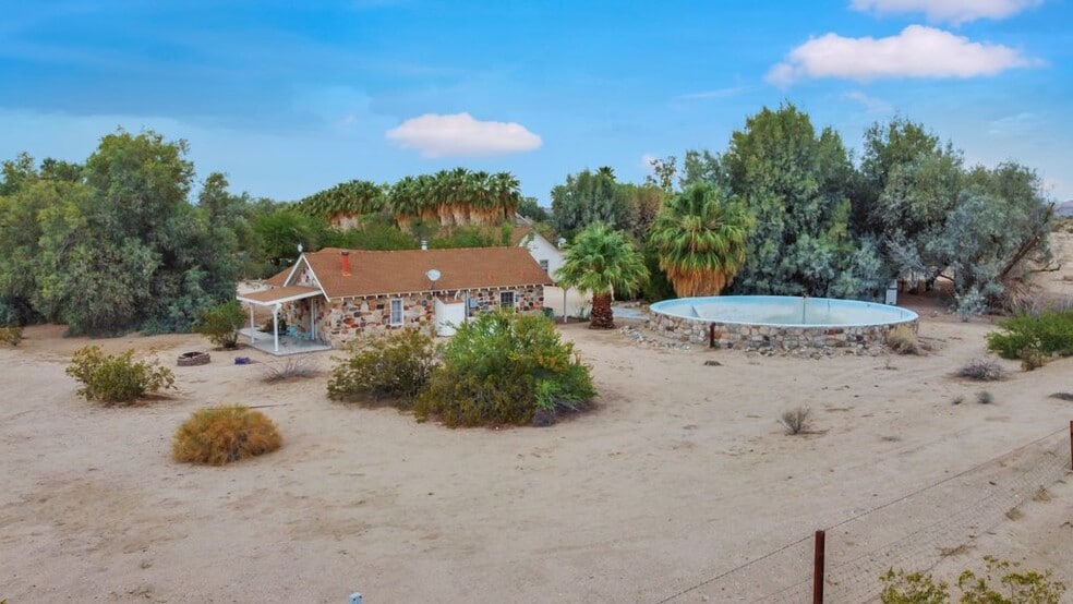 More Photos Of 74744 Joe Davis Dr, Twentynine Palms Hotel For Sale