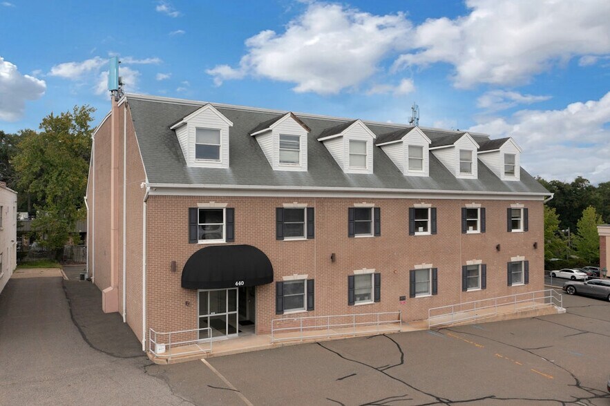 More Photos Of 440 Old Hook Rd, Emerson Medical For Sale