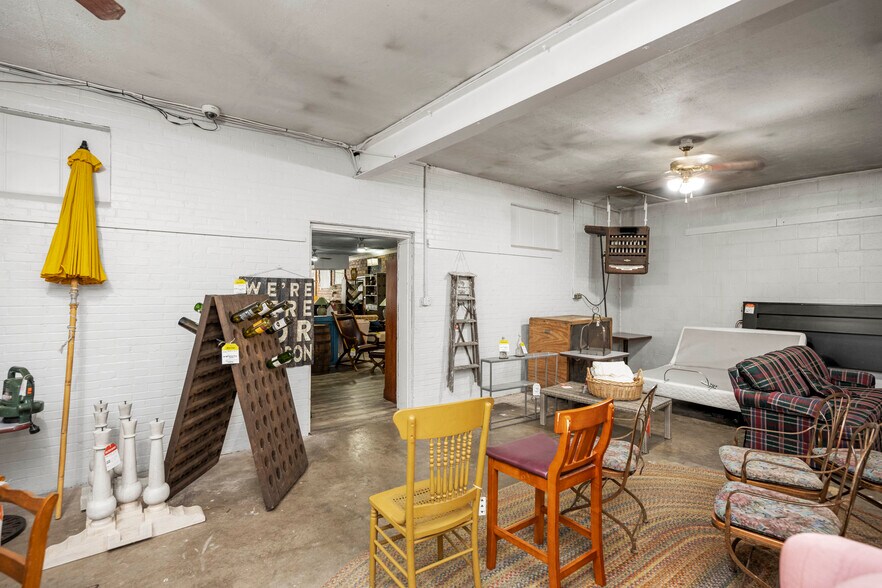 More Photos Of 507 E 3rd St, Lexington Warehouse For Sale