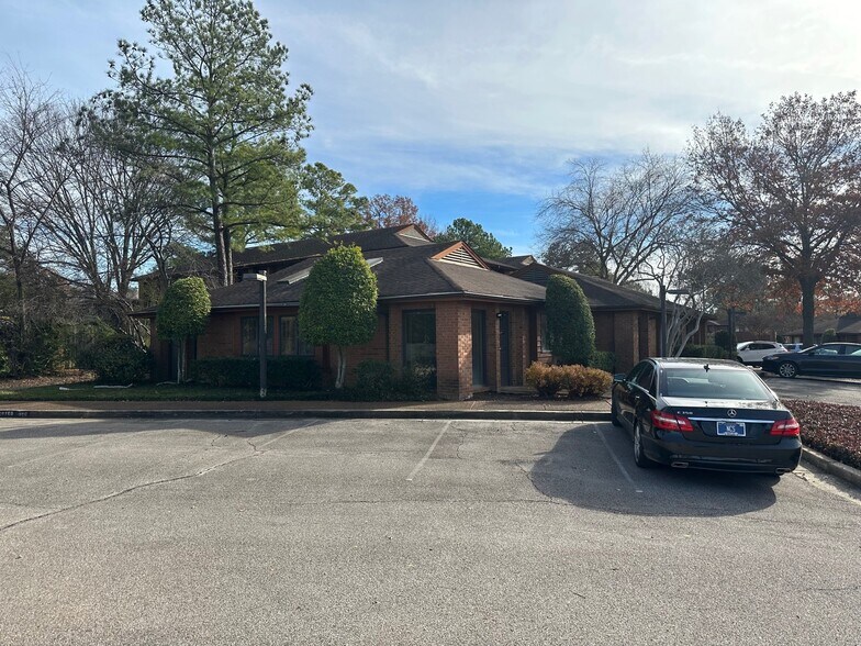 More Photos Of 4735-4739 Spottswood Ave, Memphis Medical For Sale