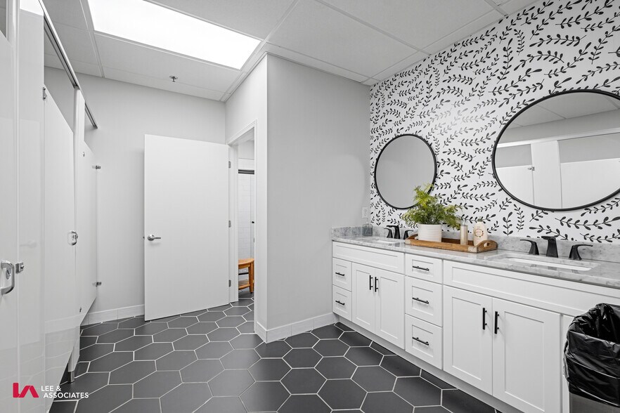 More Photos Of 2800 Colonnades Ct, Peachtree Corners Light Distribution For Sale