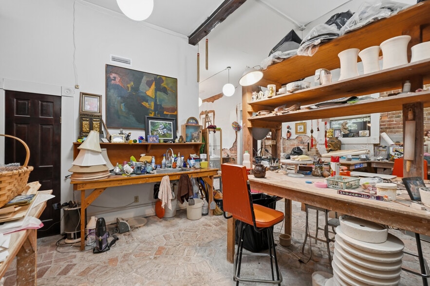 More Photos Of 65 Spring St, Eureka Springs General Retail For Sale