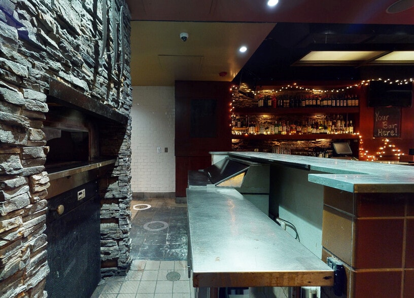 More Photos Of 313 N Charles St, Baltimore Storefront Retail Residential For Lease