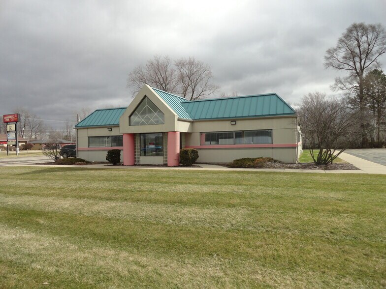 More Photos Of 6015 W Pierson Rd, Flushing Office For Sale