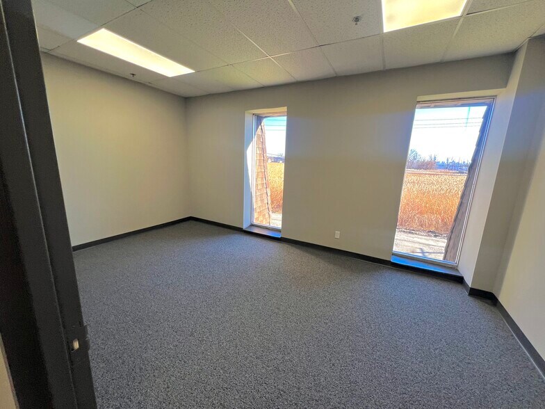 More Photos Of 310 Paterson Plank Rd, Carlstadt Manufacturing For Lease