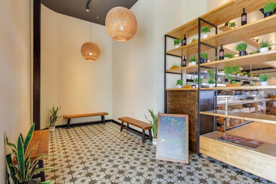 More Photos Of 3552 Market Ln, Kenosha Restaurant For Sale