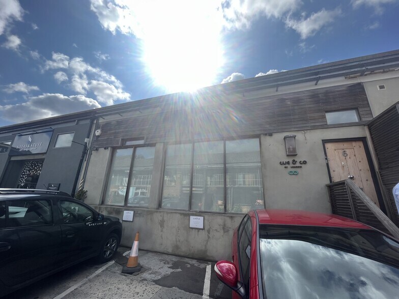 More Photos Of 33-39 Parsons Green Ln, London Warehouse For Lease