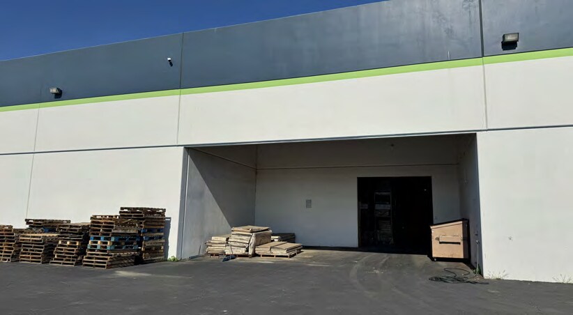 More Photos Of 1822 E Francis St, Ontario Warehouse For Sale