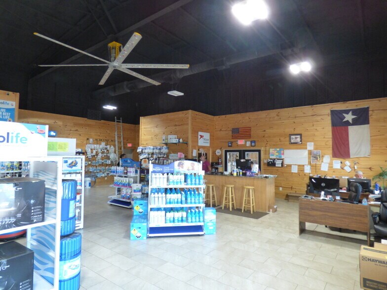 More Photos Of 5231 South St, Nacogdoches Storefront Retail Office For Sale