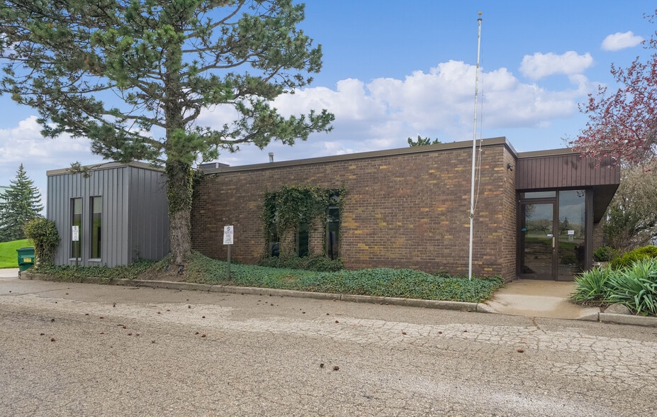 More Photos Of 4130 44th St SE, Grand Rapids Office For Sale