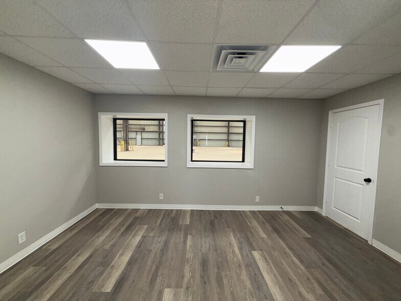 More Photos Of 8800 NW Loop 338, Odessa Warehouse For Sale