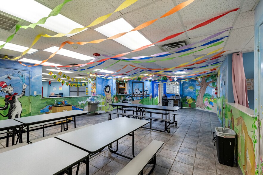 More Photos Of 3421 E Walnut St, Pearland Daycare Center For Sale