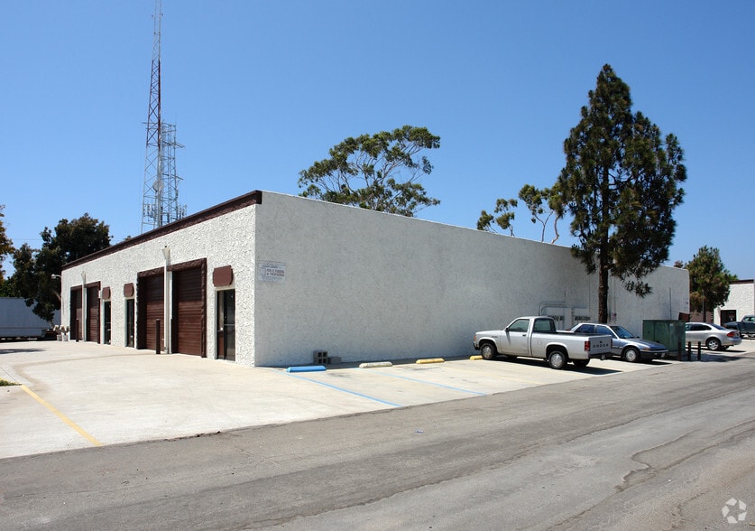 More Photos Of 1301 Tower Sq, Ventura Warehouse For Lease