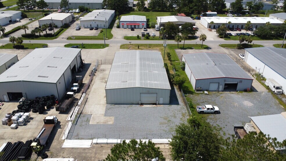 More Photos Of 114 Newman Dr, Brunswick Warehouse For Lease