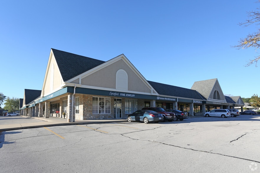 More Photos Of 11800-11922 W 119th St, Overland Park Unknown For Lease