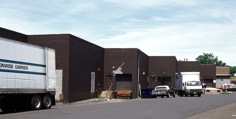 More Photos Of 1300 Industrial Blvd, Southampton Light Distribution For Sale