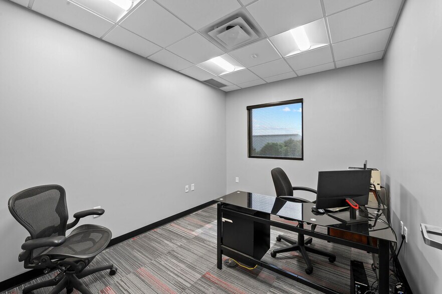 More Photos Of 39 Truss Dr, Boerne Flex For Sale