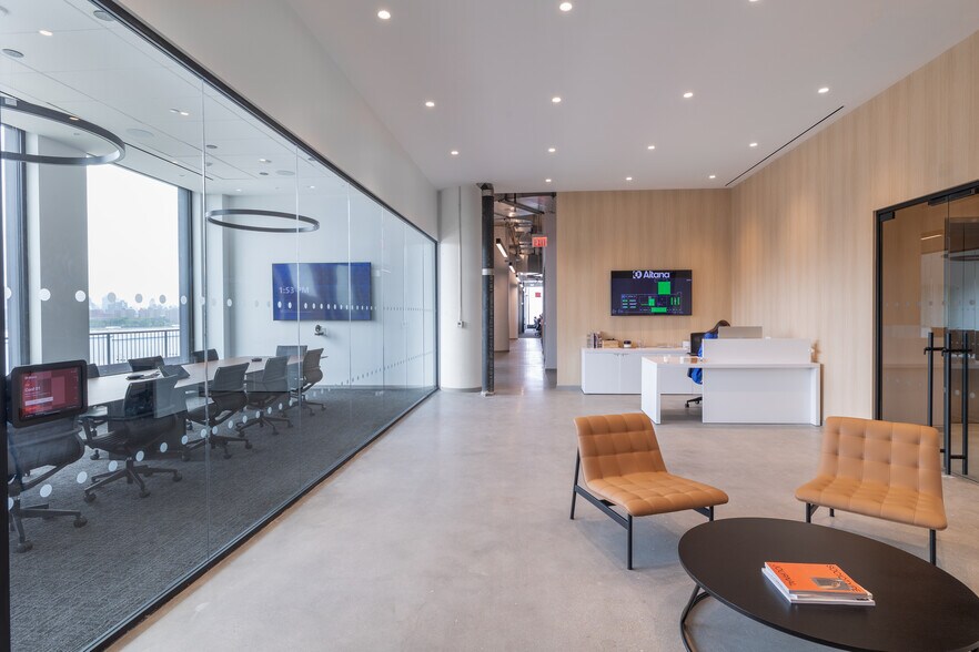 More Photos Of 25 Kent Ave, Brooklyn Office For Lease