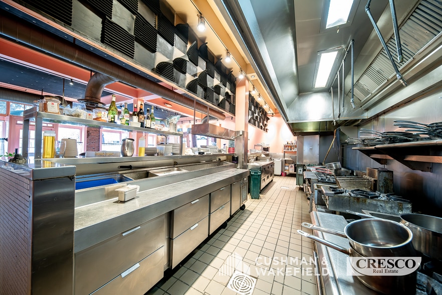 More Photos Of 13111-13125 Shaker Blvd, Cleveland Unknown For Lease