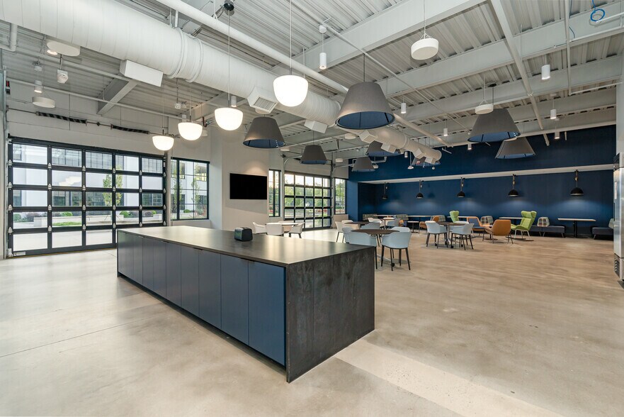 More Photos Of 7910 Microsoft Way, Charlotte Office For Sale