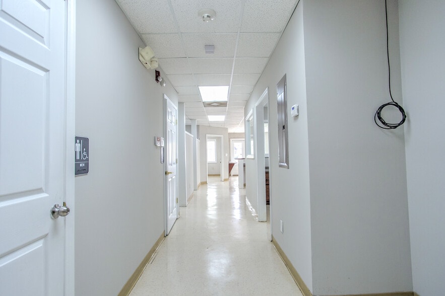 More Photos Of 651 W Broad St, Athens Medical For Lease