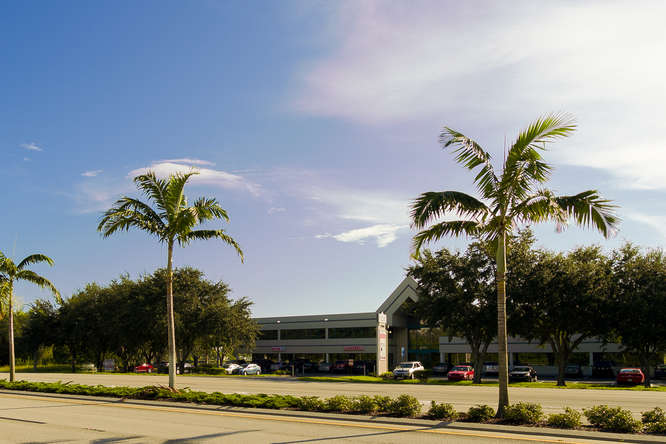 More Photos Of 17595 S Tamiami Trl, Fort Myers Medical For Lease