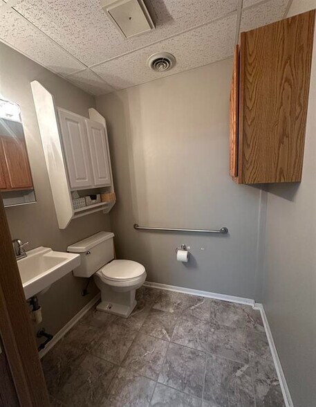 More Photos Of 1605 W Candletree Dr, Peoria Office For Sale