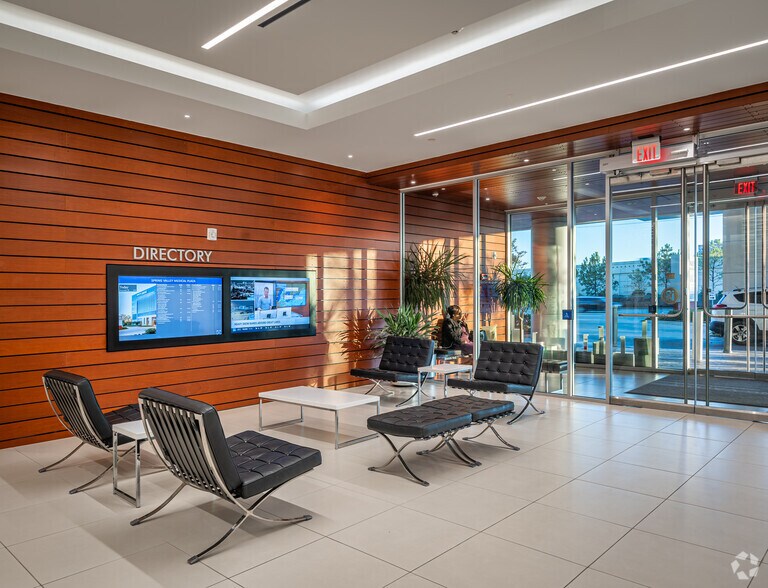 More Photos Of 9230 Katy Fwy, Houston Office For Sale