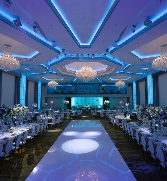 More Photos Of 417 1/2-419 N Brand Blvd, Glendale Restaurant For Sale