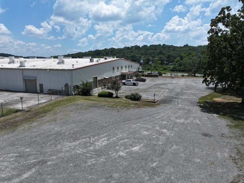 More Photos Of 8328 Macarthur Dr, North Little Rock Manufacturing For Lease