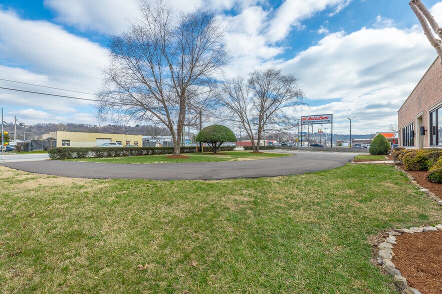 More Photos Of 4301 Rossville Blvd, Chattanooga Service For Lease