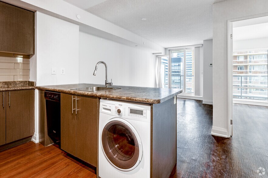 More Photos Of 614 Church St, Toronto Apartments For Lease