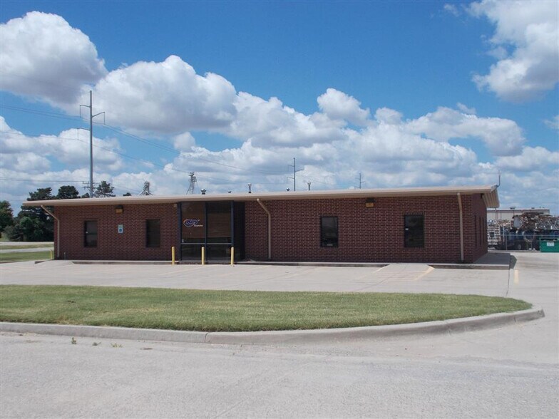 Primary Photo Of 3900 Valley Park Dr, El Reno Warehouse For Sale