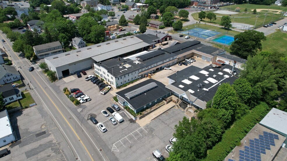 More Photos Of 25 Wareham St, Middleboro Warehouse For Lease