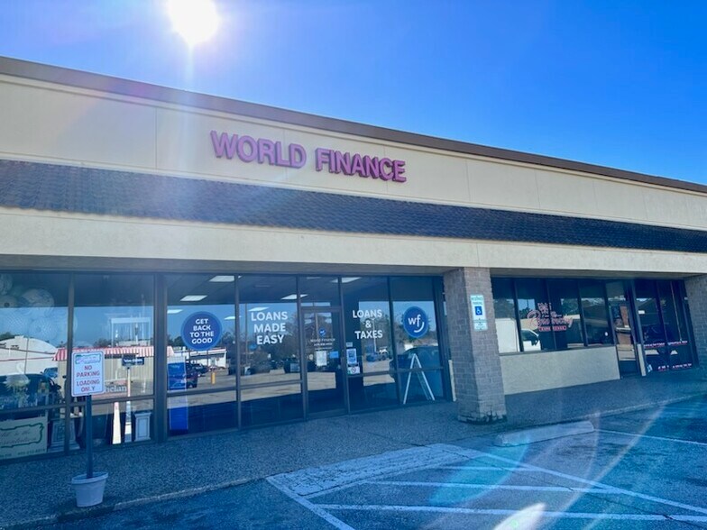 More Photos Of 3955-3965 Phelan Blvd, Beaumont Unknown For Lease