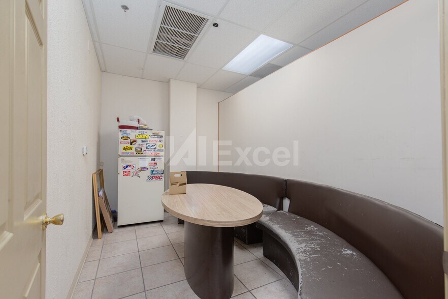 More Photos Of 3045 N Lamb Blvd, Las Vegas Auto Repair For Lease