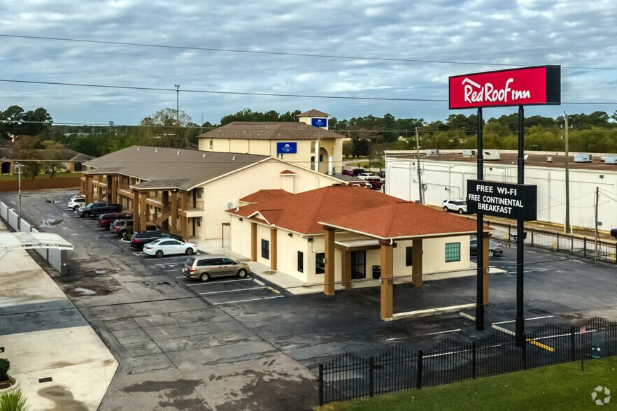 Primary Photo Of 20543 Interstate 45, Spring Hotel For Sale