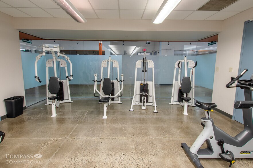 More Photos Of 2999 SW 6th St, Redmond Office For Lease